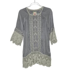 Johnny Was Light Grey Embroidered 3/4 Sleeve Tunic Top Women SZ SM Boho Bohemian